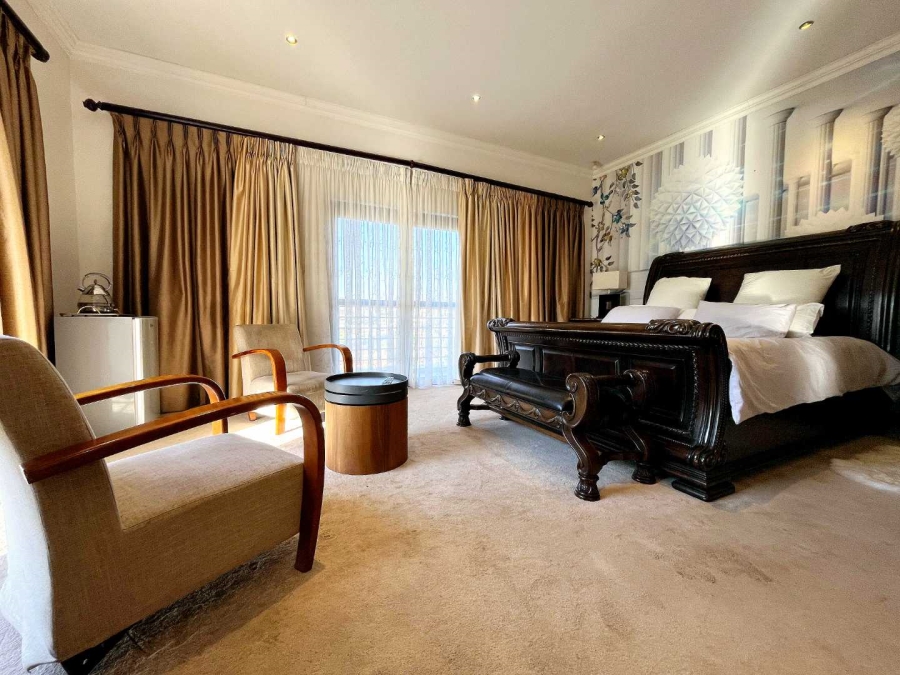 6 Bedroom Property for Sale in Mooikloof Gauteng