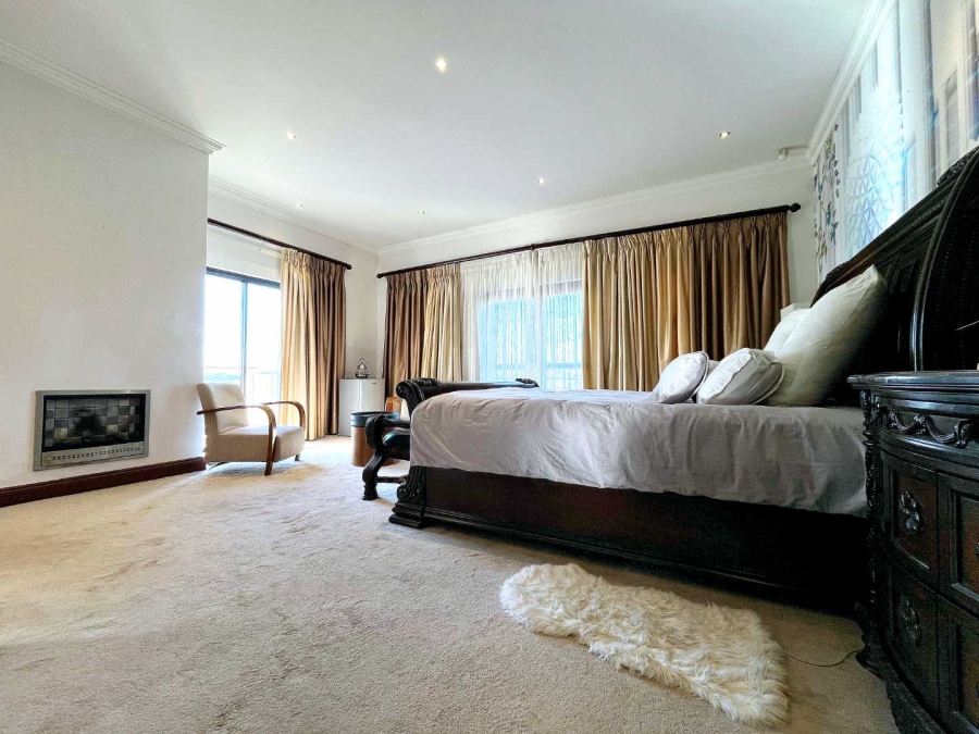 6 Bedroom Property for Sale in Mooikloof Gauteng