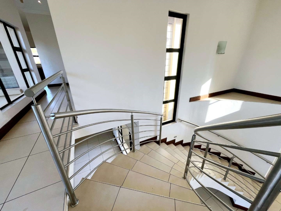 6 Bedroom Property for Sale in Mooikloof Gauteng
