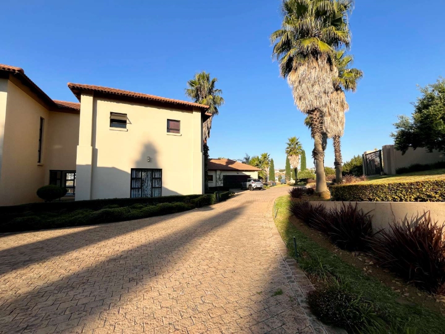 6 Bedroom Property for Sale in Mooikloof Gauteng