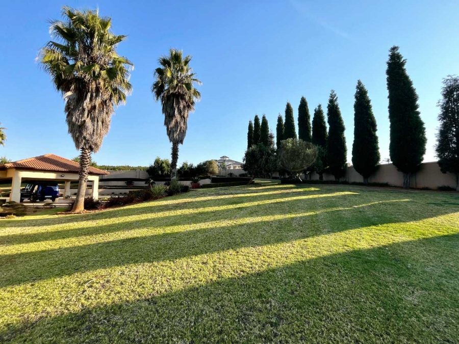 6 Bedroom Property for Sale in Mooikloof Gauteng