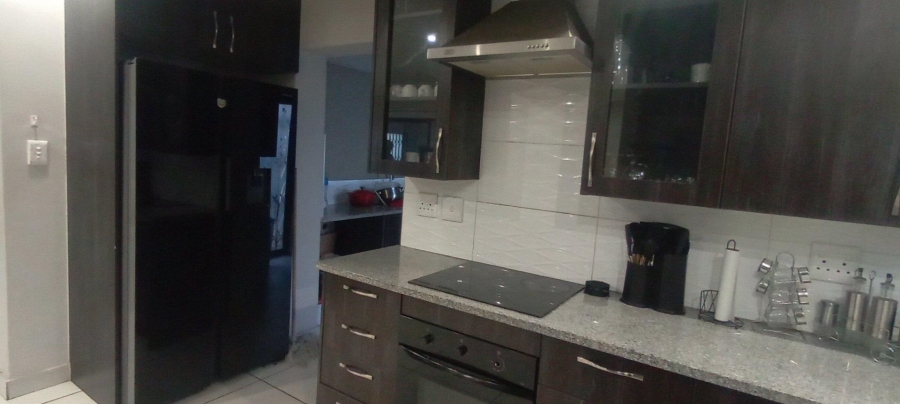 3 Bedroom Property for Sale in Zambezi Manor Lifestyle Estate Gauteng