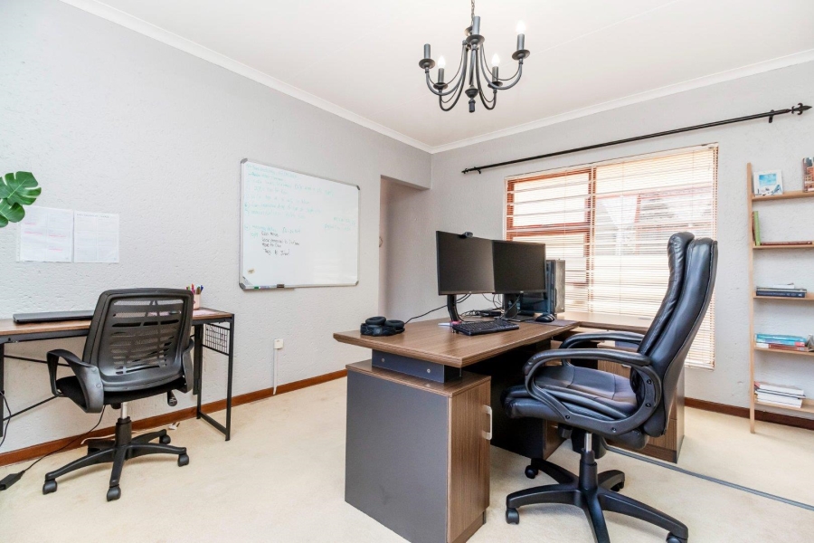 3 Bedroom Property for Sale in Darrenwood Gauteng
