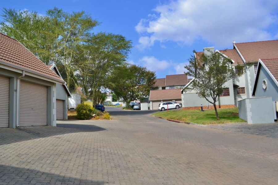 To Let 2 Bedroom Property for Rent in Olympus Gauteng