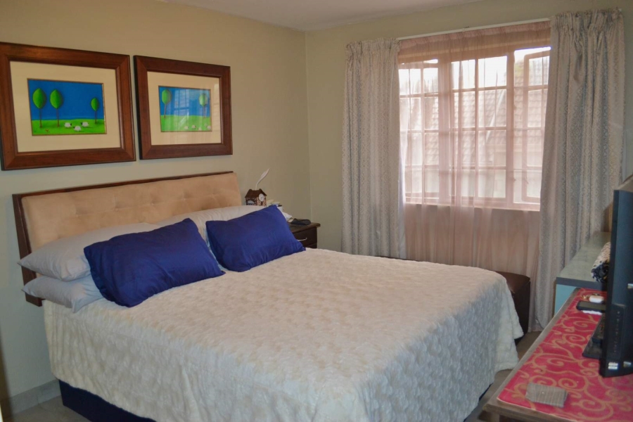 To Let 2 Bedroom Property for Rent in Olympus Gauteng