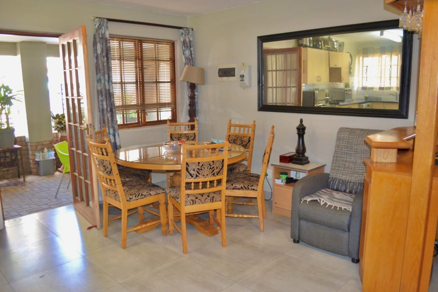 To Let 2 Bedroom Property for Rent in Olympus Gauteng