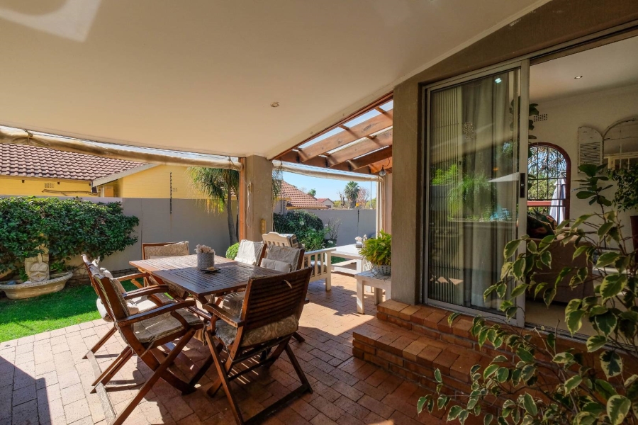 3 Bedroom Property for Sale in Buccleuch Gauteng