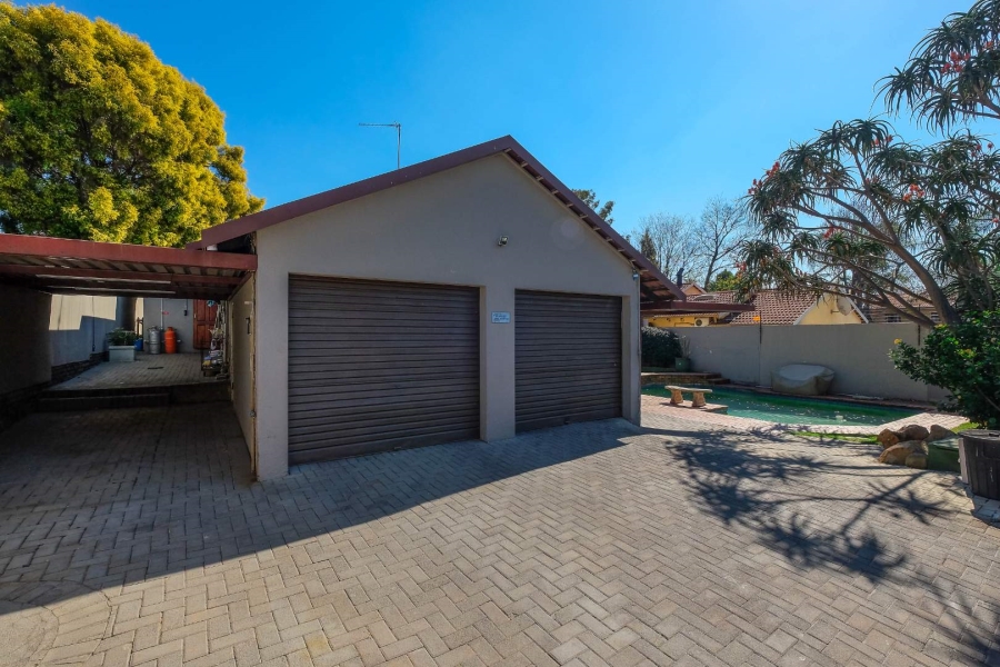 3 Bedroom Property for Sale in Buccleuch Gauteng