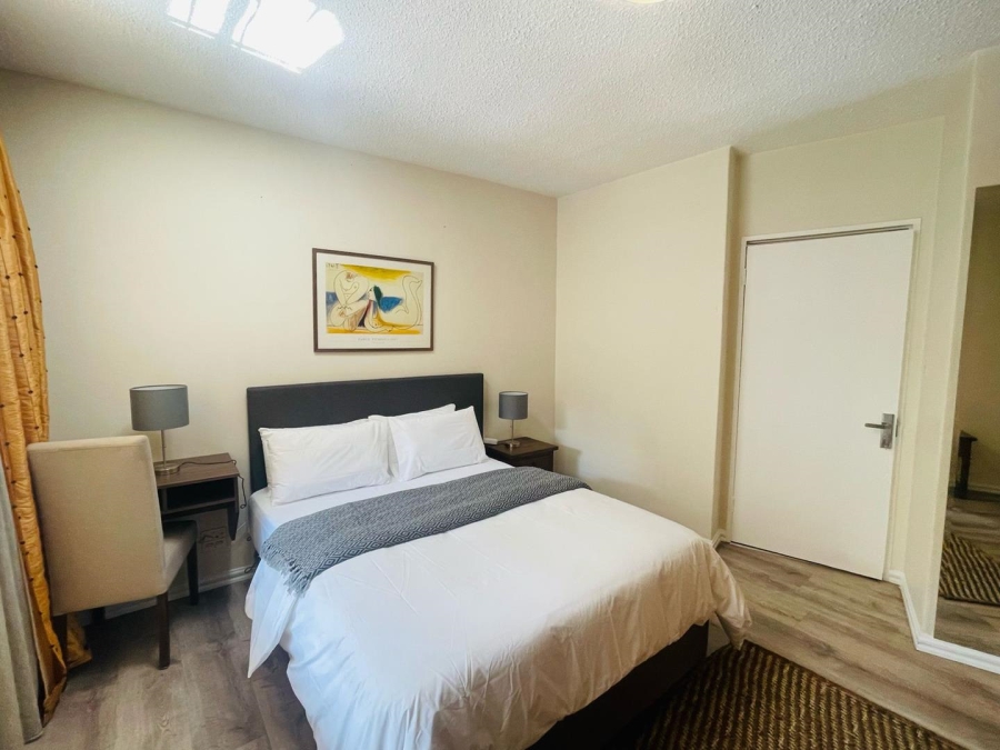 To Let 2 Bedroom Property for Rent in Sandhurst Gauteng
