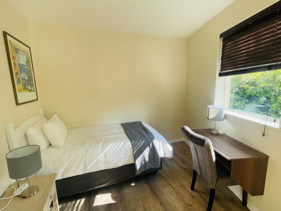 To Let 2 Bedroom Property for Rent in Sandhurst Gauteng