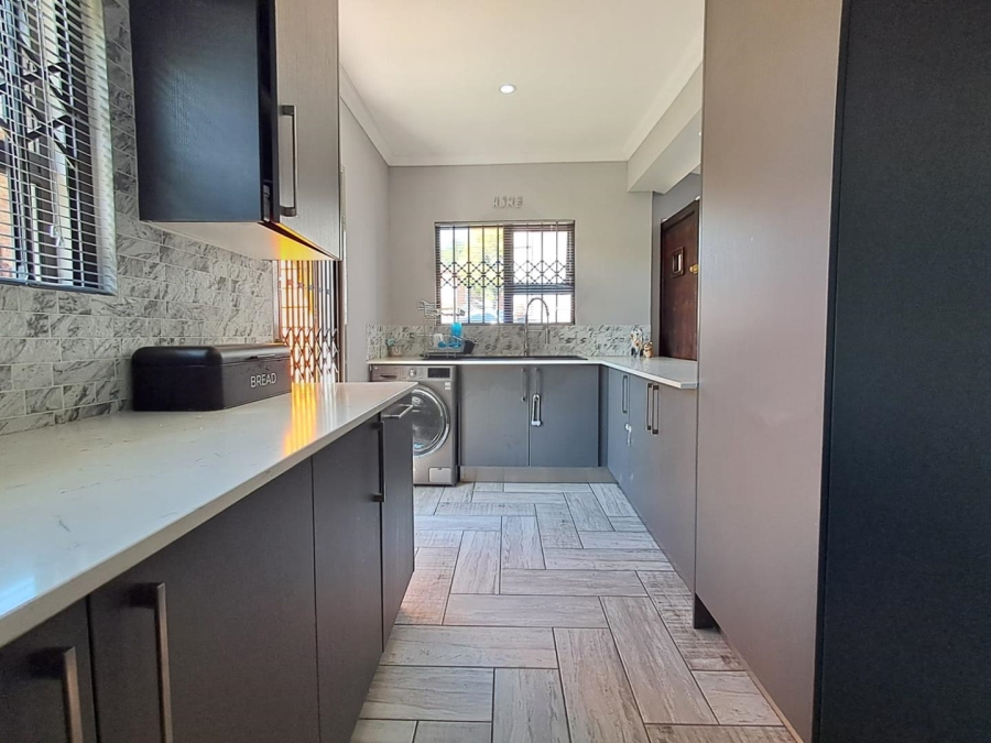 3 Bedroom Property for Sale in Bassonia Gauteng