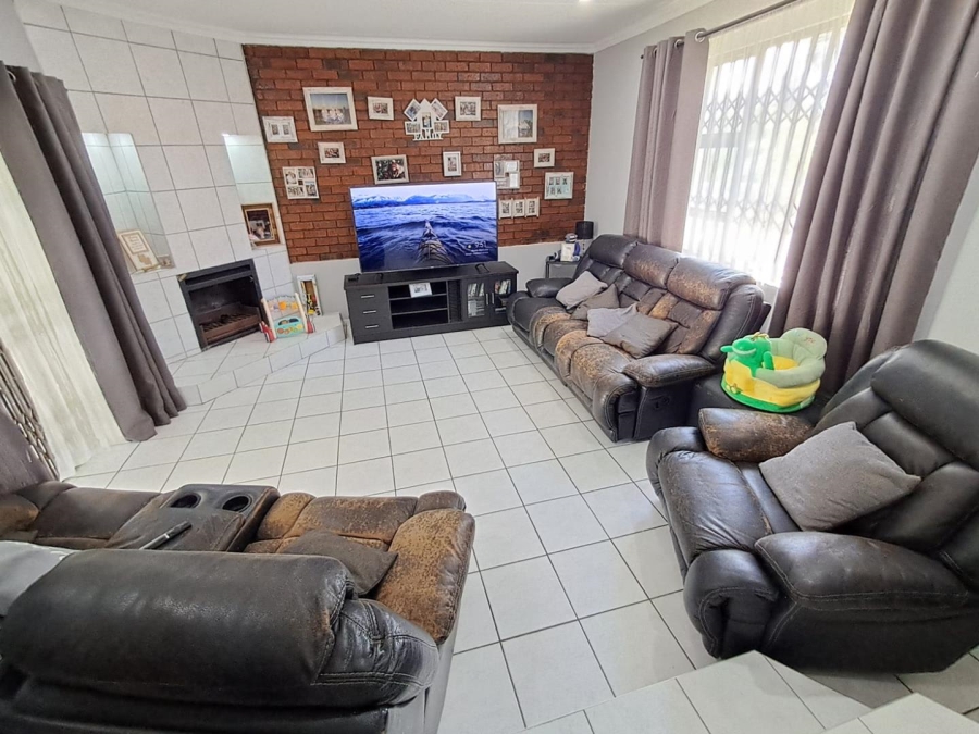 3 Bedroom Property for Sale in Bassonia Gauteng