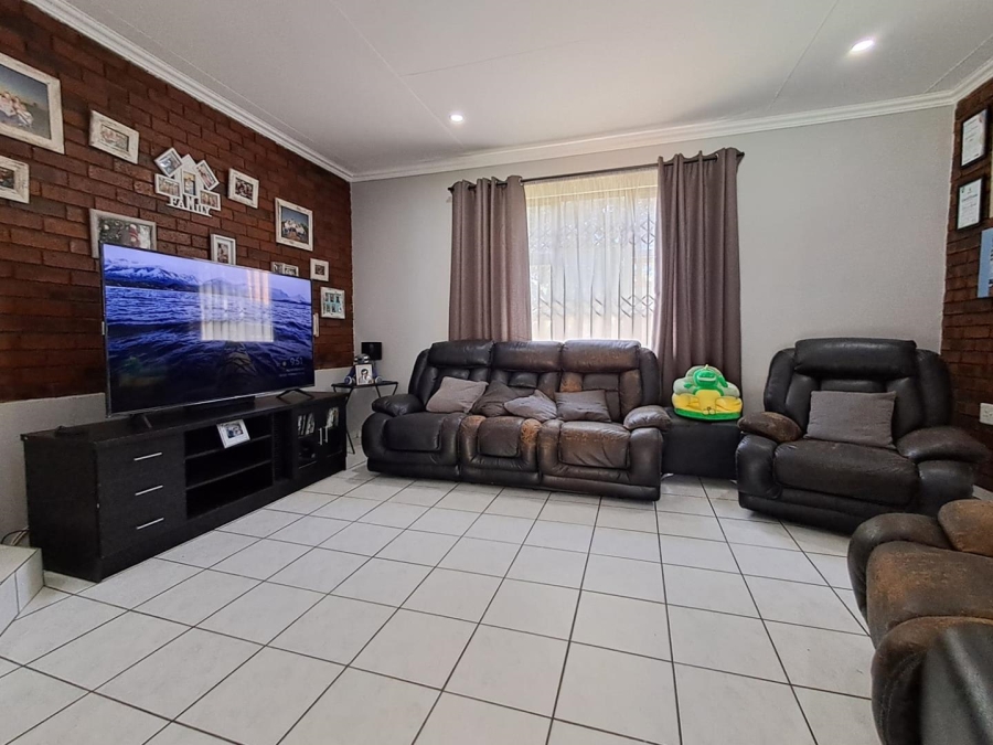 3 Bedroom Property for Sale in Bassonia Gauteng
