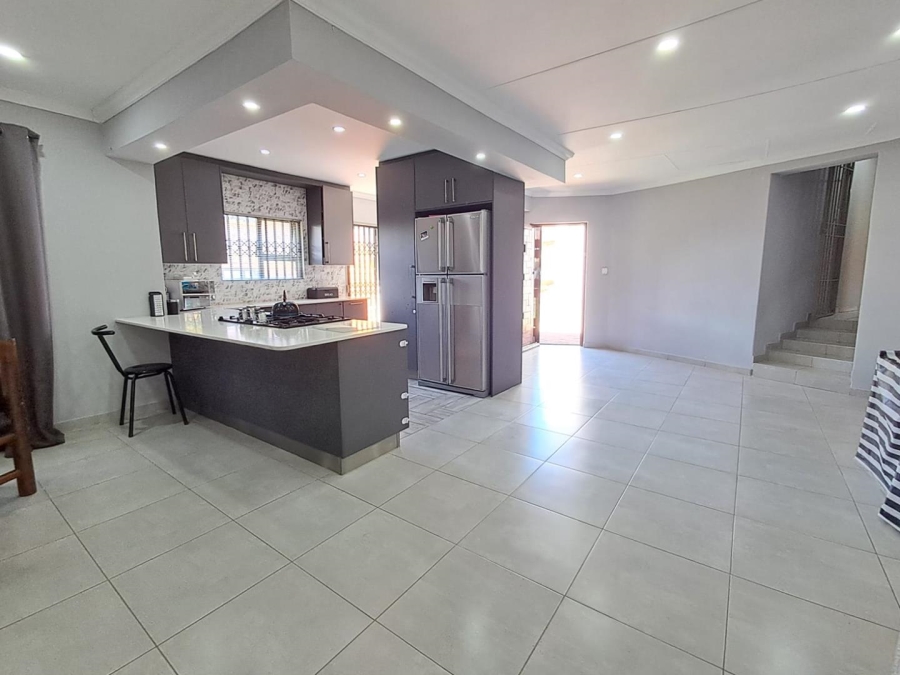 3 Bedroom Property for Sale in Bassonia Gauteng