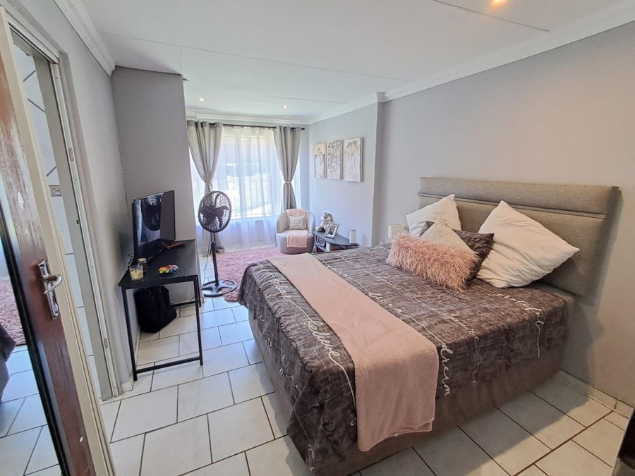 3 Bedroom Property for Sale in Bassonia Gauteng