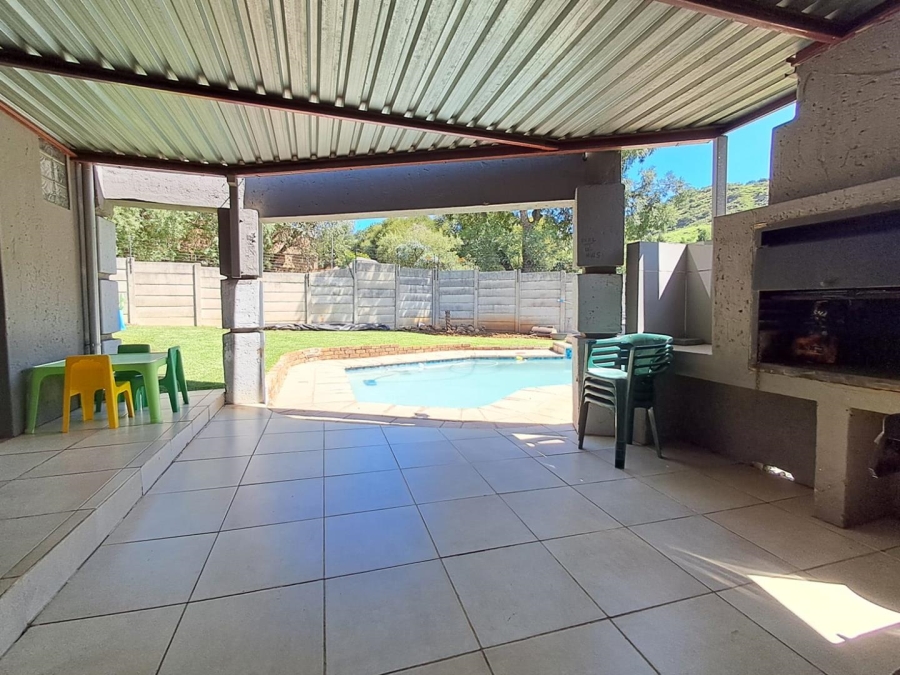 3 Bedroom Property for Sale in Bassonia Gauteng