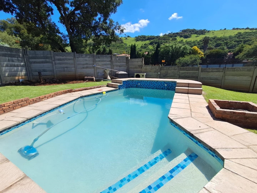 3 Bedroom Property for Sale in Bassonia Gauteng