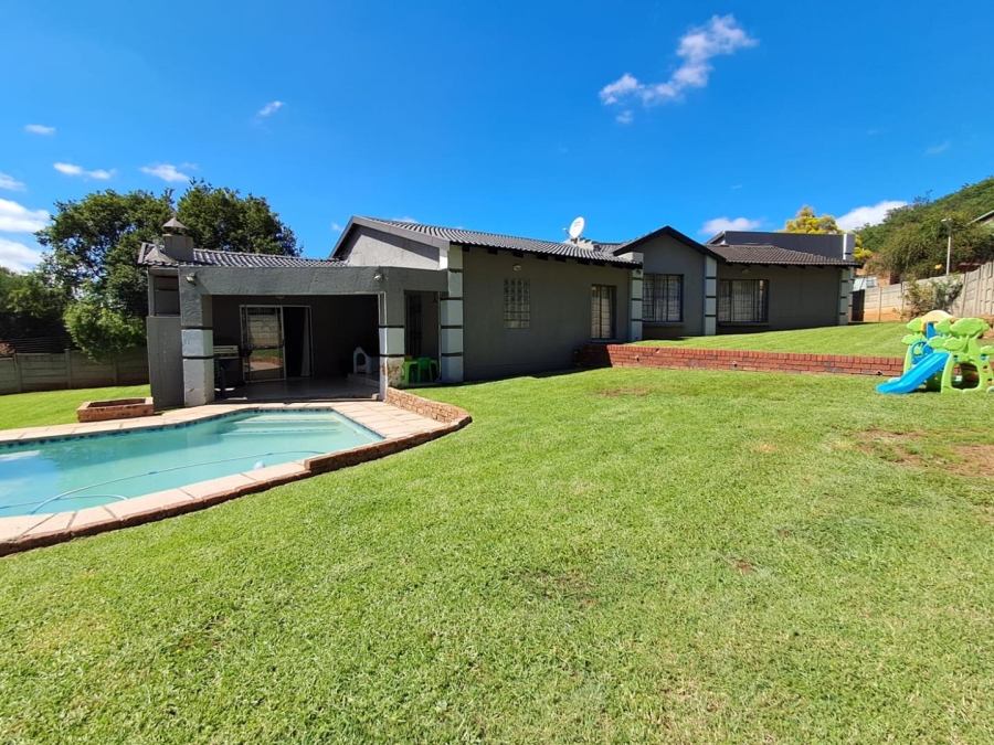 3 Bedroom Property for Sale in Bassonia Gauteng