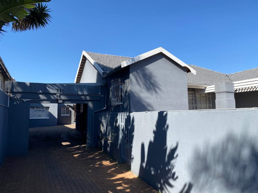 3 Bedroom Property for Sale in Robertsham Gauteng