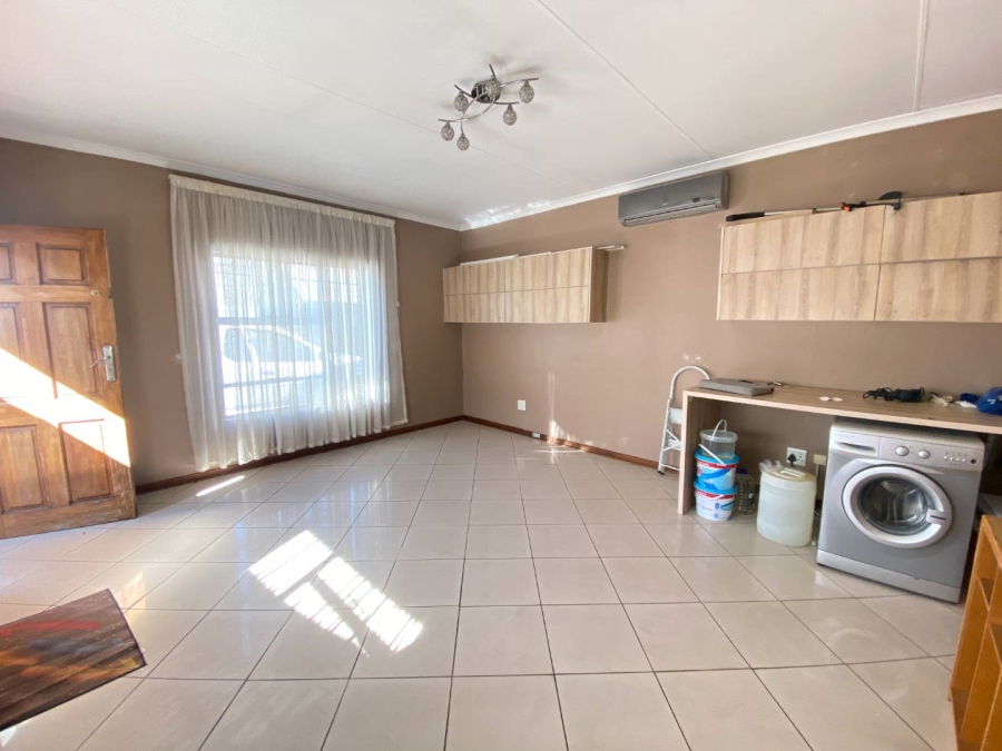 3 Bedroom Property for Sale in Robertsham Gauteng
