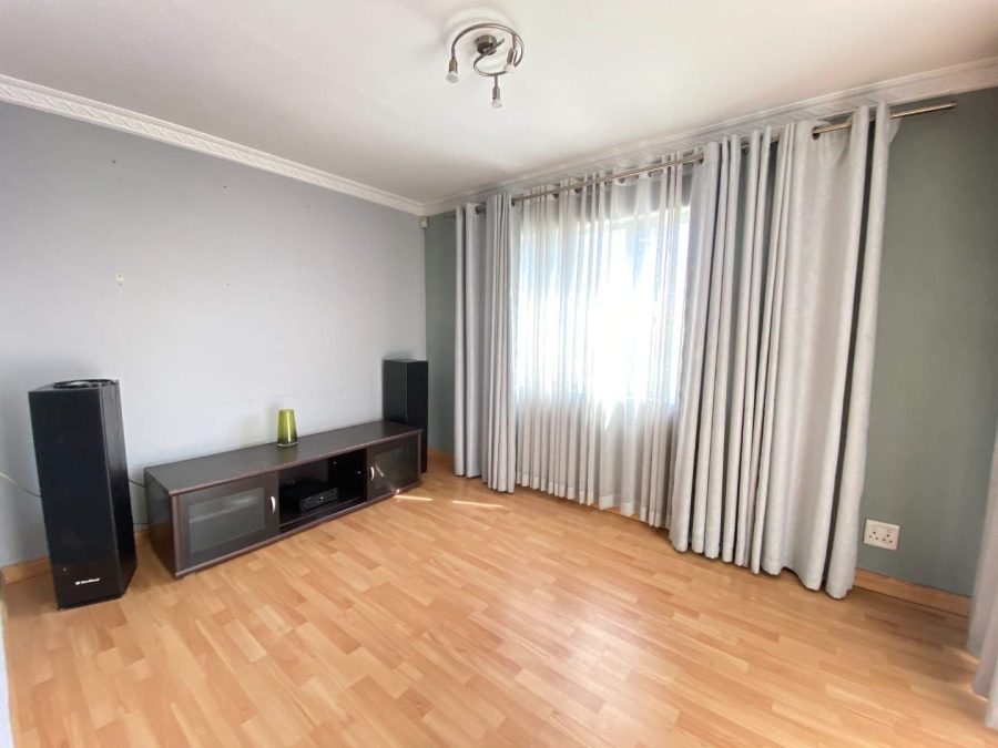 3 Bedroom Property for Sale in Robertsham Gauteng