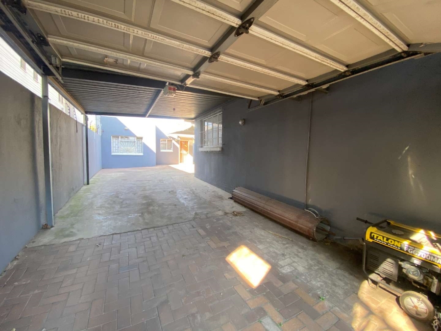 3 Bedroom Property for Sale in Robertsham Gauteng