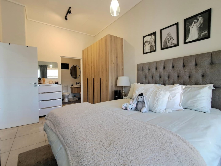 2 Bedroom Property for Sale in Aspen Hills Gauteng
