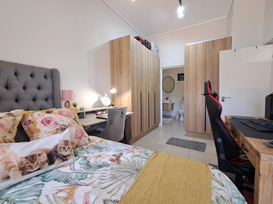 2 Bedroom Property for Sale in Aspen Hills Gauteng