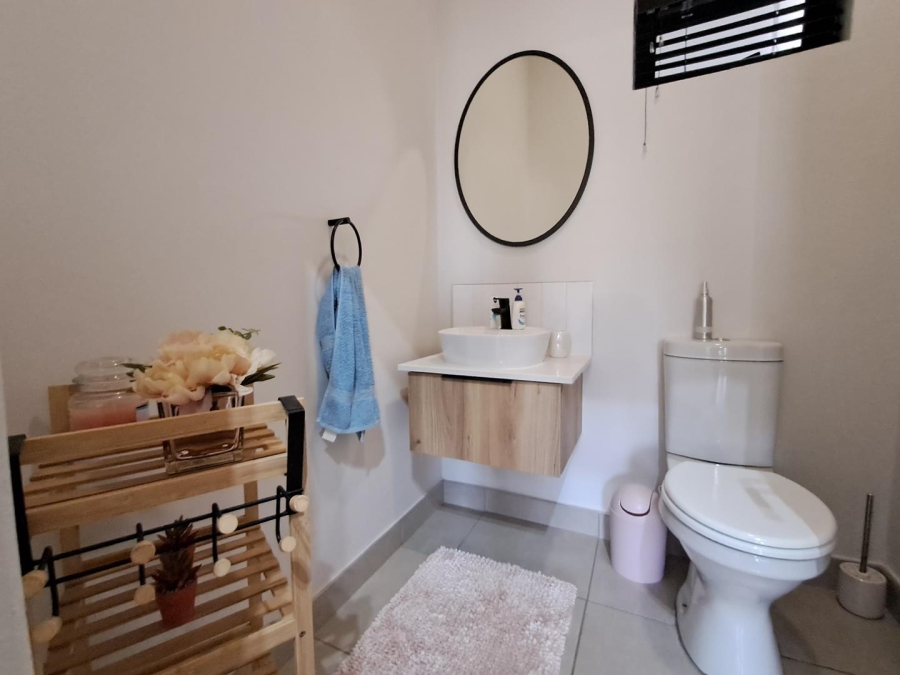 2 Bedroom Property for Sale in Aspen Hills Gauteng