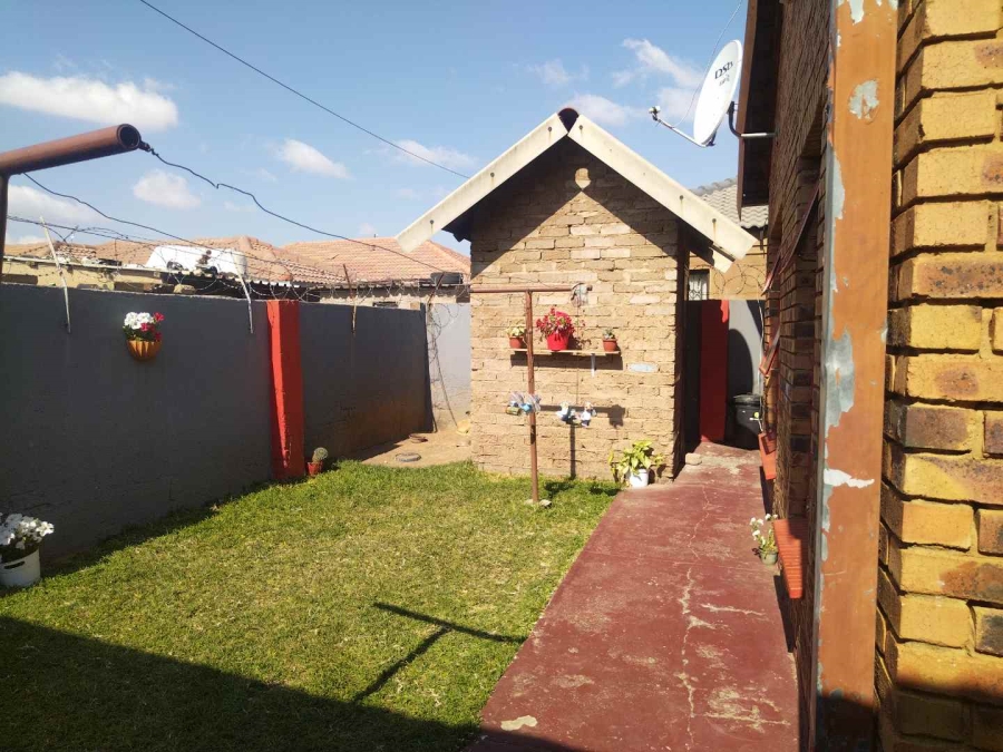 2 Bedroom Property for Sale in Soshanguve LL Gauteng