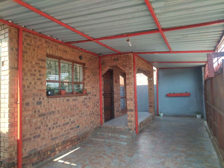 2 Bedroom Property for Sale in Soshanguve LL Gauteng