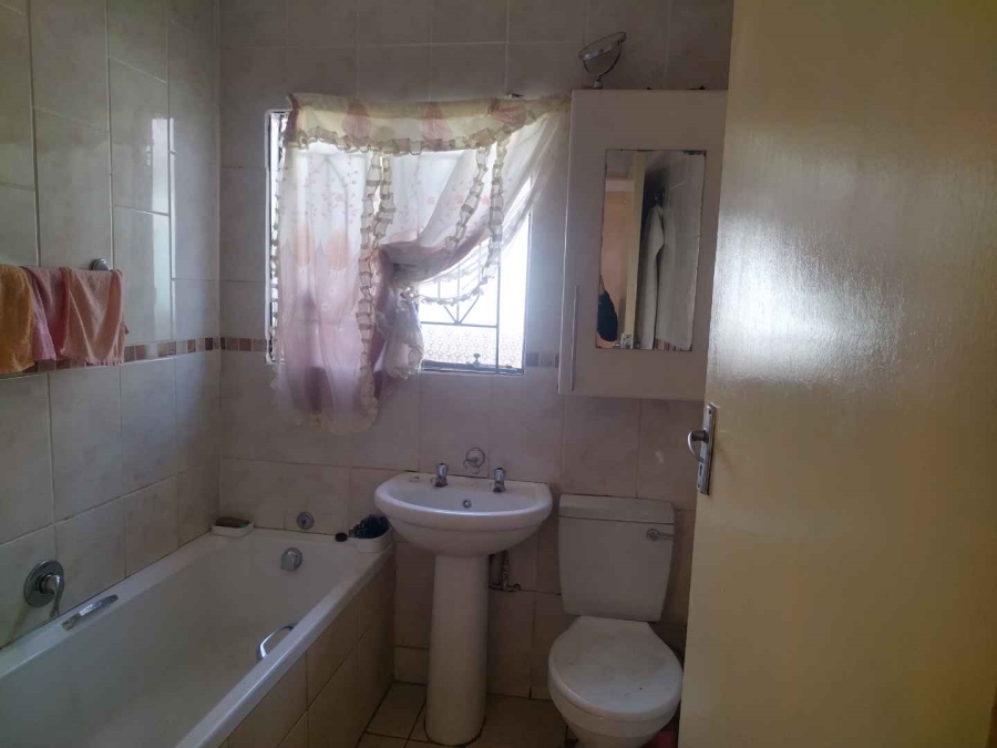2 Bedroom Property for Sale in Soshanguve VV Gauteng
