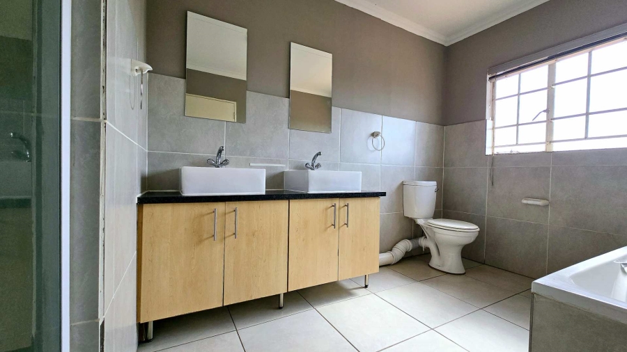 3 Bedroom Property for Sale in Equestria Gauteng