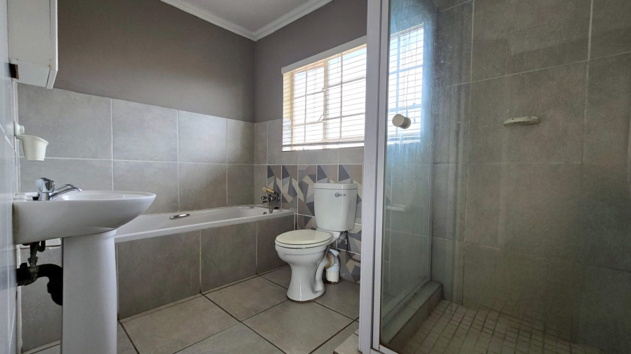 3 Bedroom Property for Sale in Equestria Gauteng