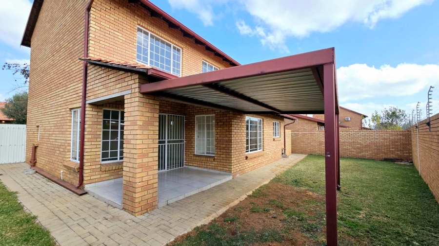 3 Bedroom Property for Sale in Equestria Gauteng