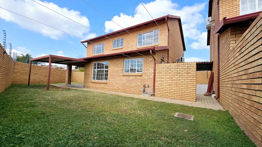 3 Bedroom Property for Sale in Equestria Gauteng