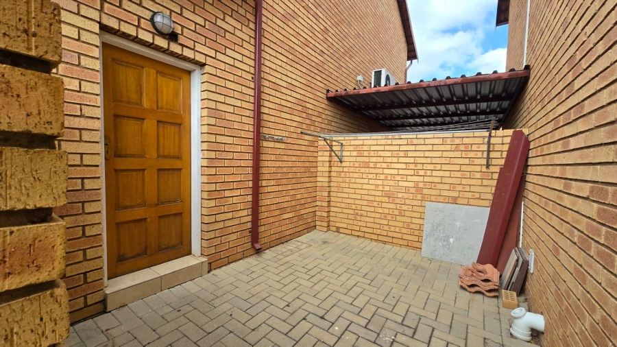 3 Bedroom Property for Sale in Equestria Gauteng