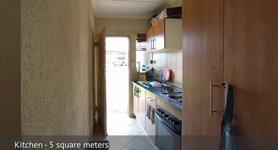2 Bedroom Property for Sale in Olievenhoutbosch Gauteng