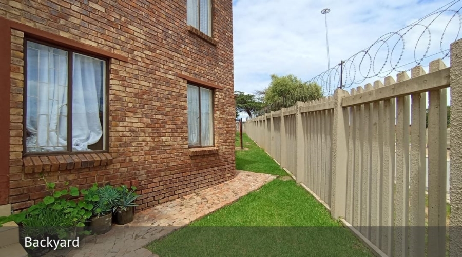 2 Bedroom Property for Sale in Olievenhoutbosch Gauteng