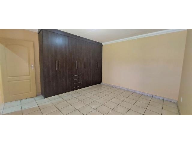 To Let 2 Bedroom Property for Rent in Rothdene Gauteng