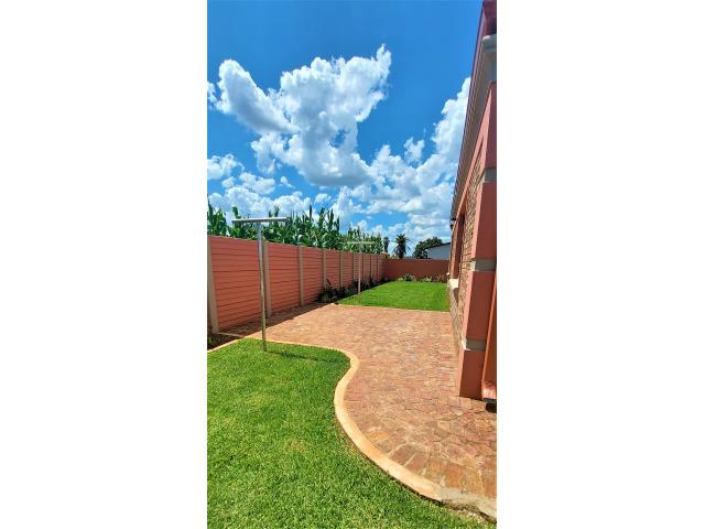 To Let 2 Bedroom Property for Rent in Rothdene Gauteng