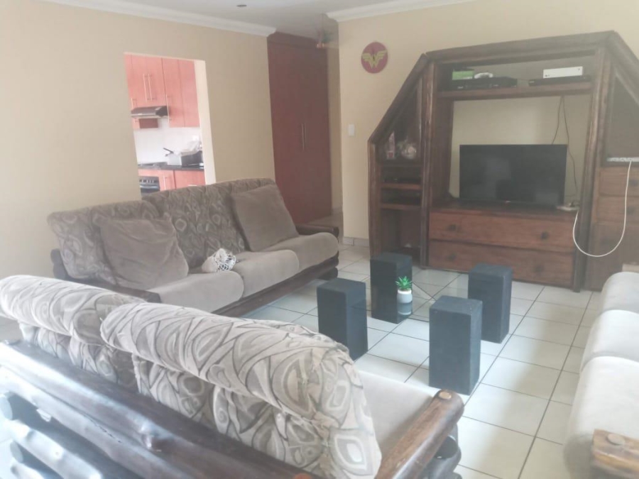 To Let 3 Bedroom Property for Rent in Rothdene Gauteng