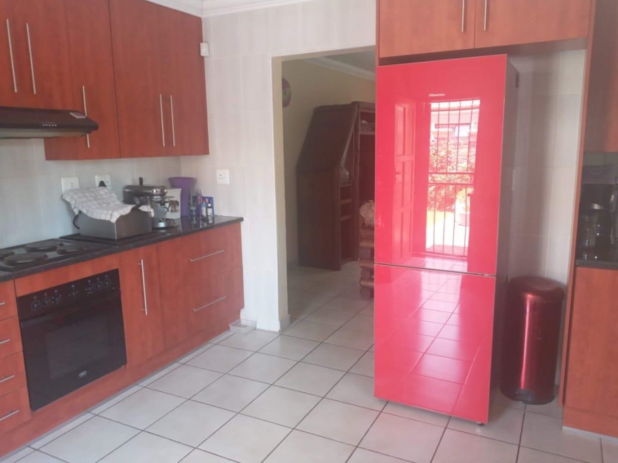 To Let 3 Bedroom Property for Rent in Rothdene Gauteng