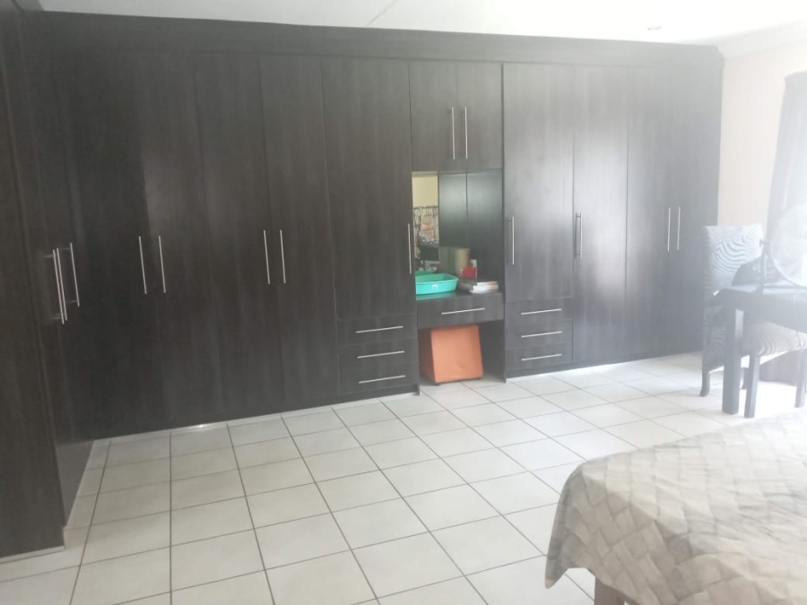 To Let 3 Bedroom Property for Rent in Rothdene Gauteng
