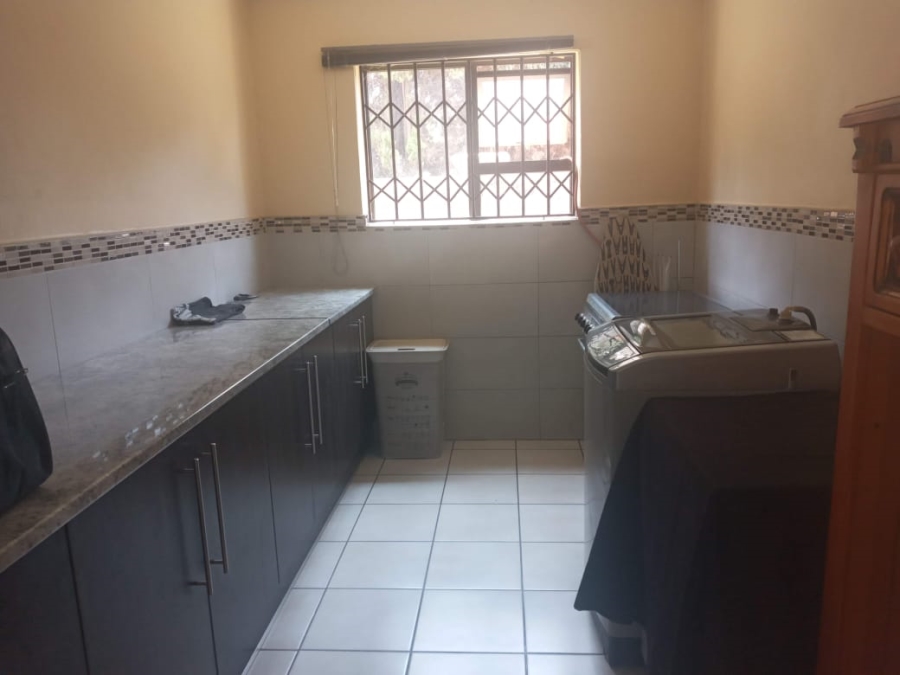 To Let 3 Bedroom Property for Rent in Rothdene Gauteng