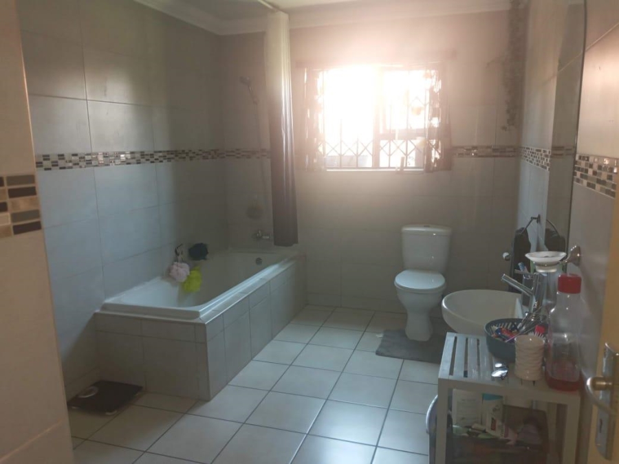 To Let 3 Bedroom Property for Rent in Rothdene Gauteng
