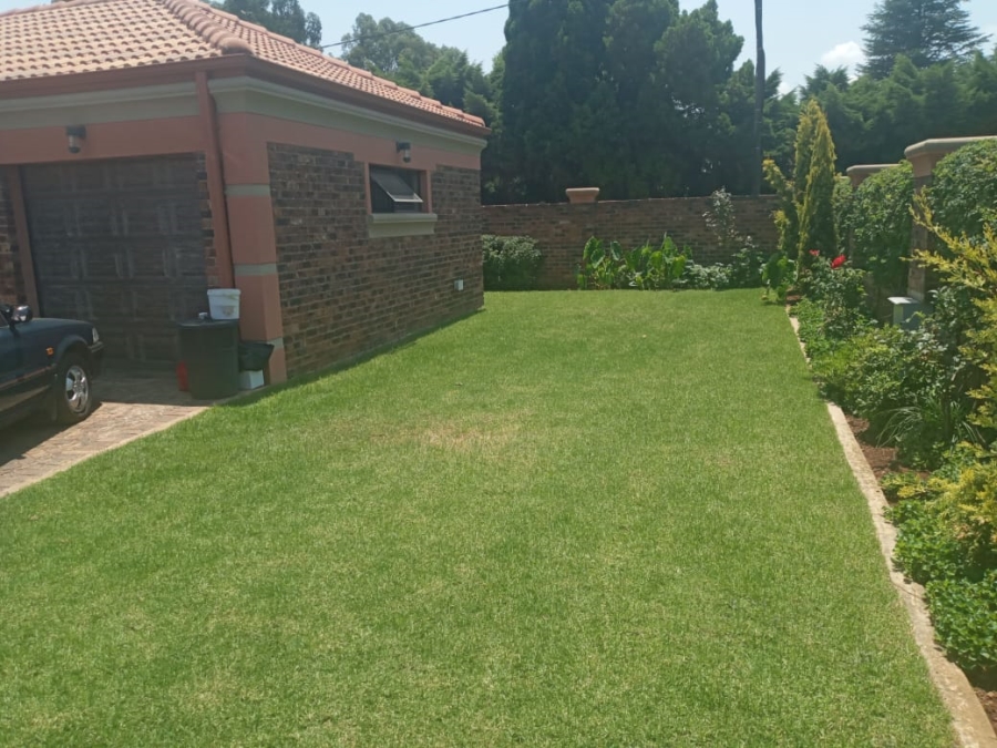 To Let 3 Bedroom Property for Rent in Rothdene Gauteng