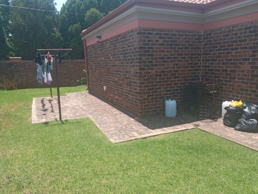 To Let 3 Bedroom Property for Rent in Kookrus Gauteng