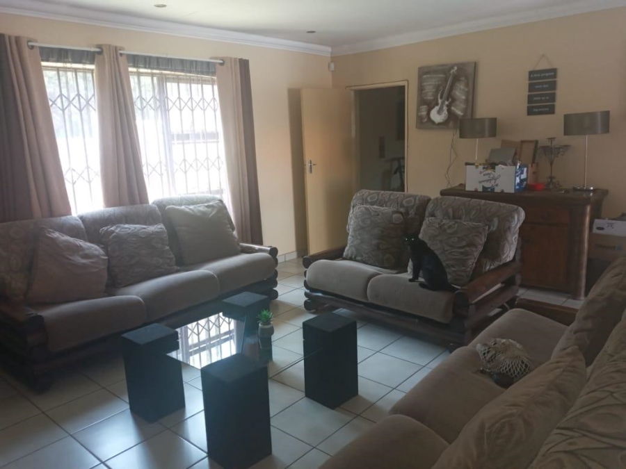 To Let 3 Bedroom Property for Rent in Kookrus Gauteng