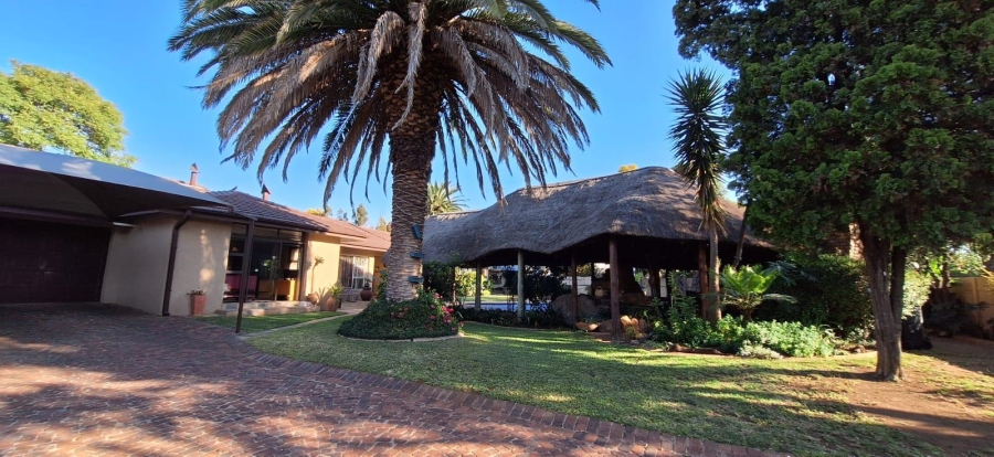 5 Bedroom Property for Sale in Libradene Gauteng